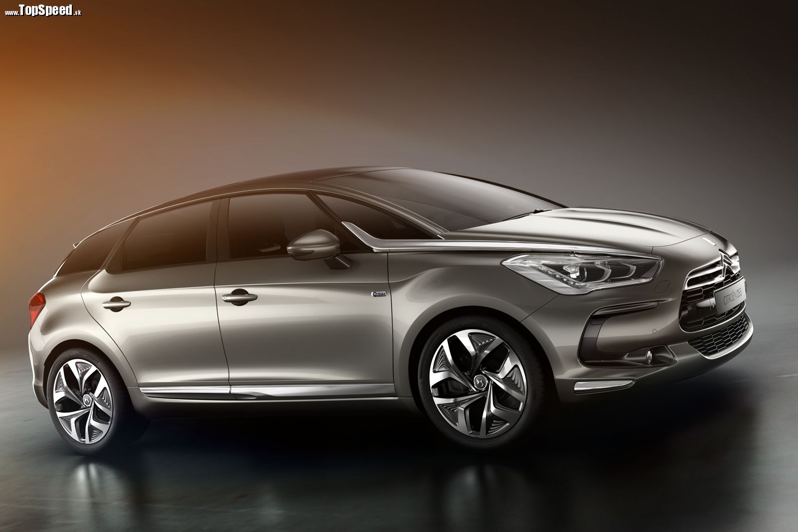 4. miesto Citroën DS5. Francúzi vo francúzskej ankete vyhrali čo sa dalo.